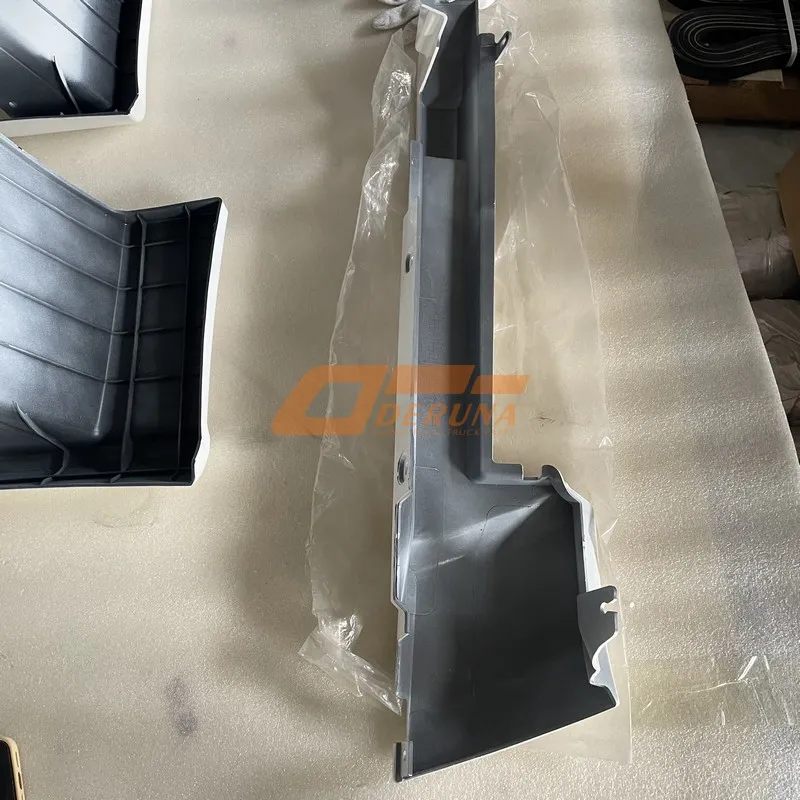 Right Door Corner Trim