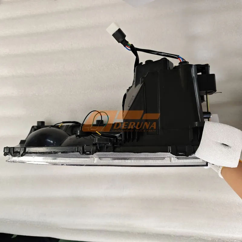 LG9704721002 Right Combination Headlight Assembly English