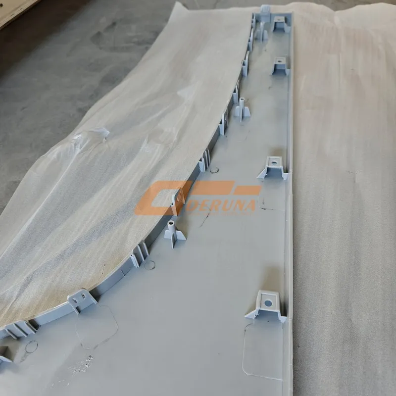 WG1664235006 Right Door Lower Trim Strip T5G English