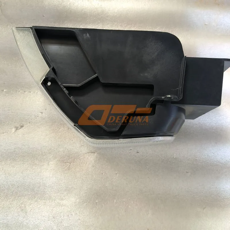 811W25201-6002 Interior Light (Right)